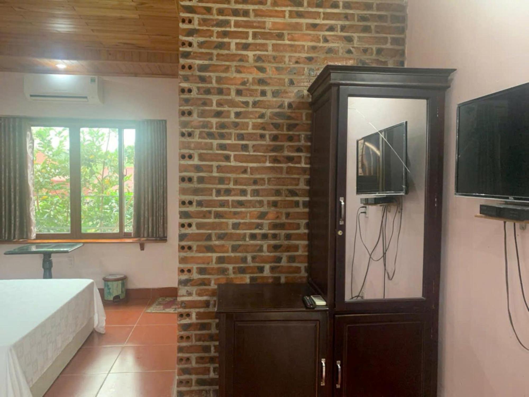 Ho Nui Dinh Hotel Ниньбинь Экстерьер фото